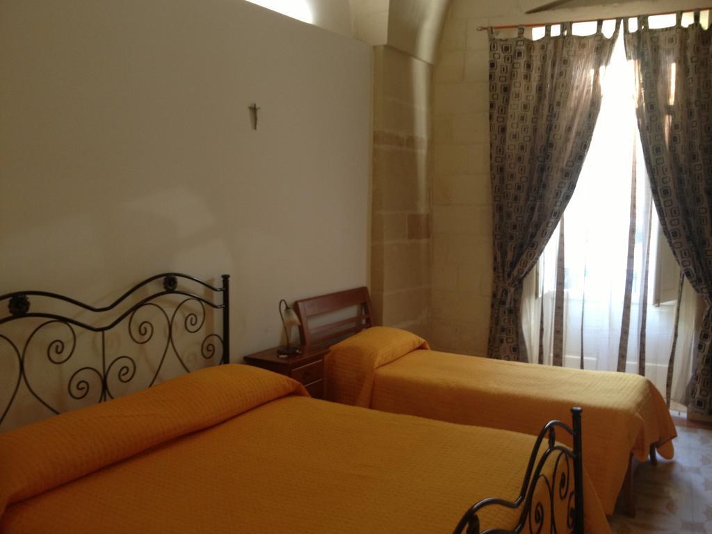 Casa Vacanze B&B Regina Maria Lecce Kamer foto